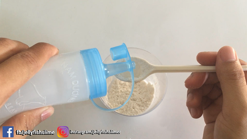 Cách làm slime bằng bột mì và dầu ăn